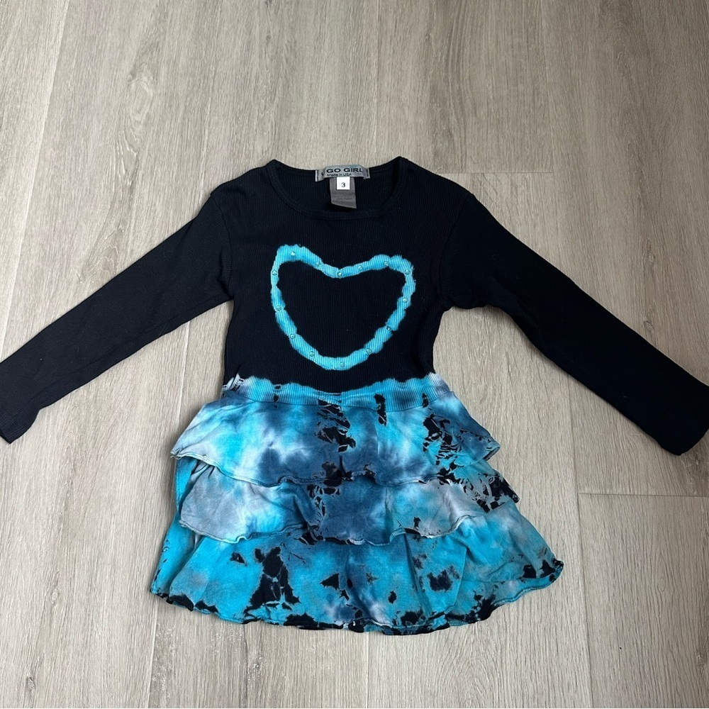 GIRLS Black and Blue Tie-Dye Dress with Heart Design size 3 - Picture 2 of 6